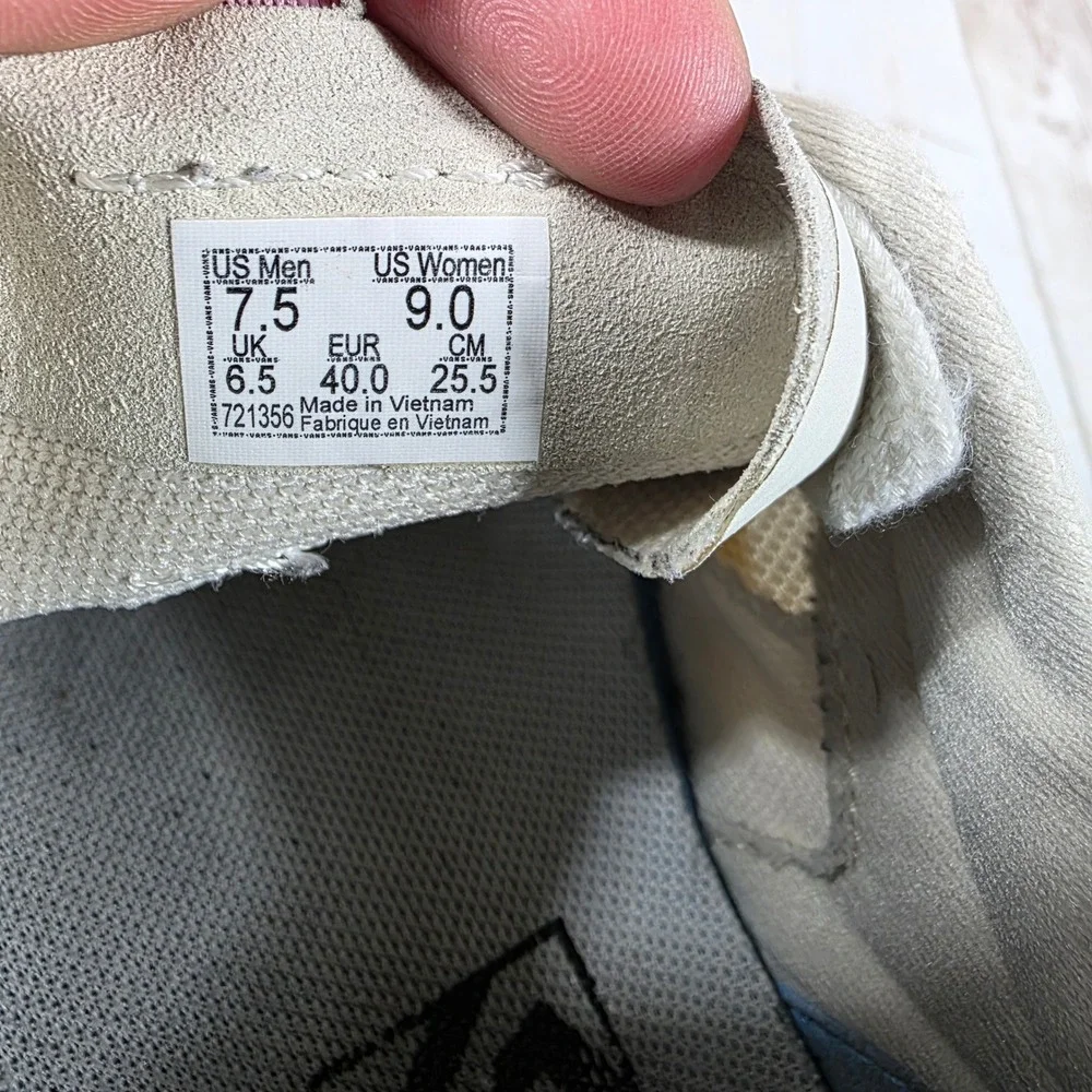 Vans UltraRange EXO Cream Mauve Low Top Sneakers Womens 9 Mens 7.5 721356